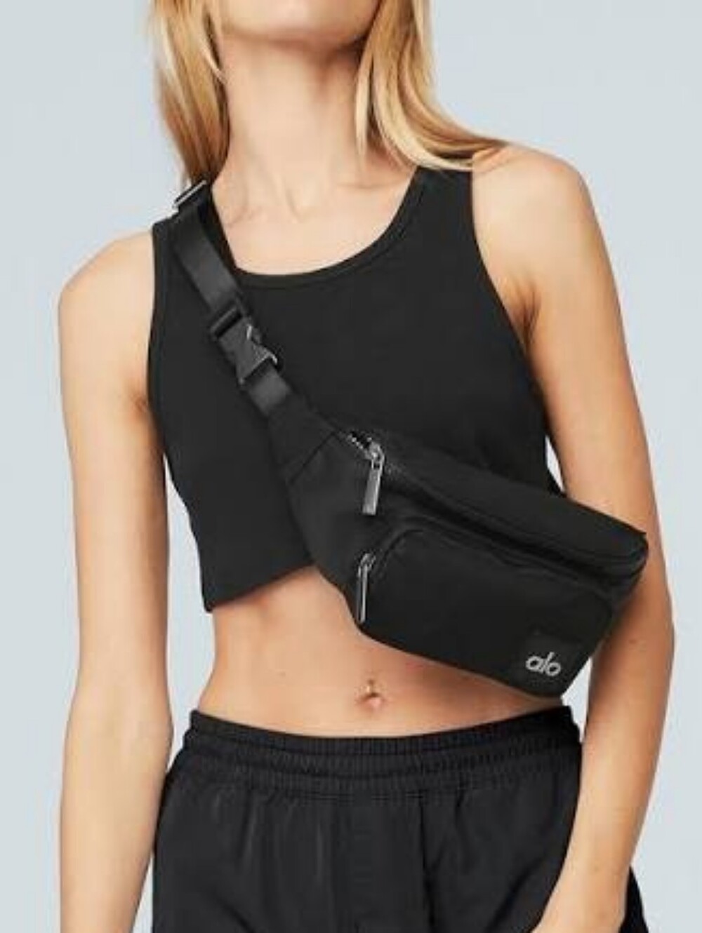 Alo Yoga Explorer Belt Bag – Black Fanny Pack, Crossbody Bag - Picture 4 of 5